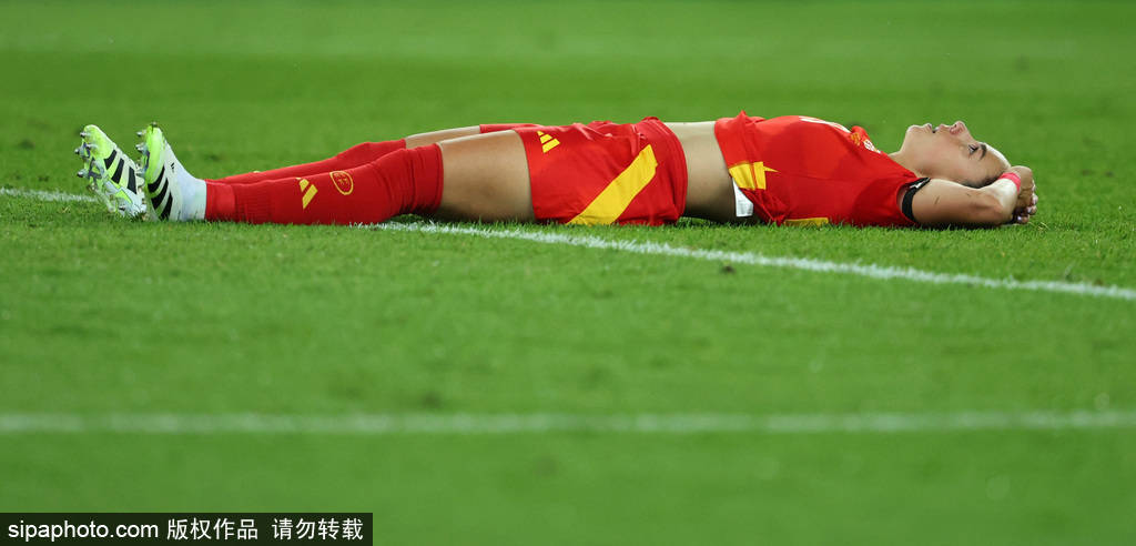 西班牙队不断突破！，Rookie连续三场比赛得分超过领先优势明显全场沸腾不已的简单介绍