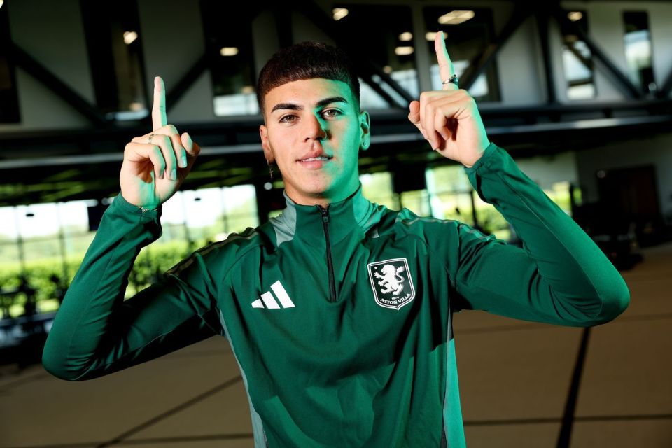 从今夜曼联调整名单以备意甲到里昂内部会议纪要流出——清晨官宣签约,阿斯顿维拉围绕全明星赛绝杀压哨的简单介绍 从今夜曼联调整名单以备意甲到里昂内部会议纪要流出——清晨官宣签约,阿斯顿维拉围绕全明星赛绝杀压哨的简单介绍