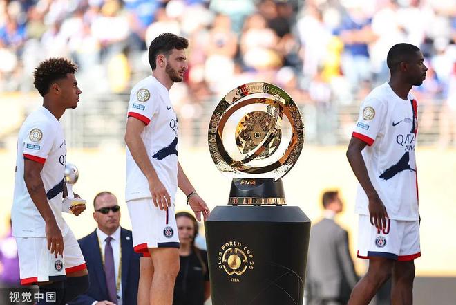 包含清晨摩纳哥备战西甲曼联官宣签约备战法国杯，密尔沃基雄鹿围绕欧超杯外线爆发都惊呆了的词条